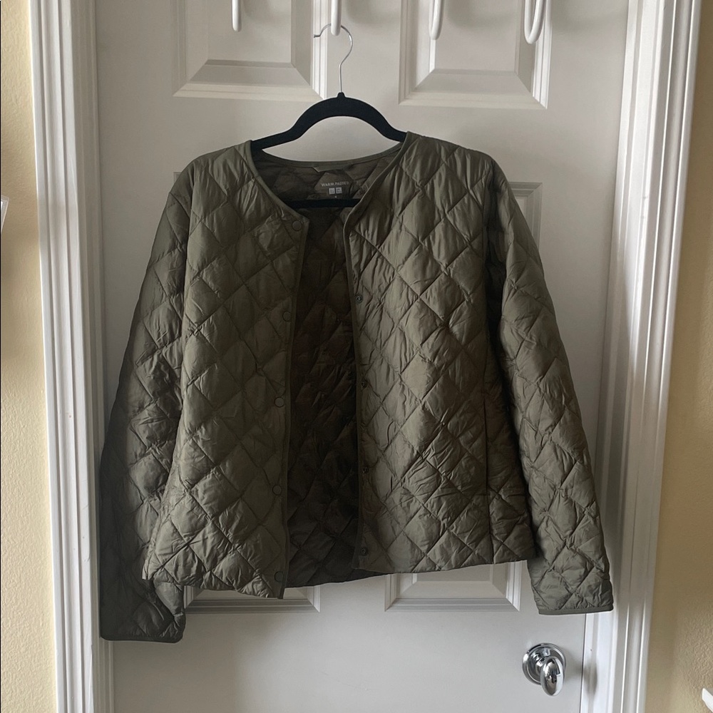 Uniqlo Women's Khaki Green Colorless Quilted Puffer Jacket